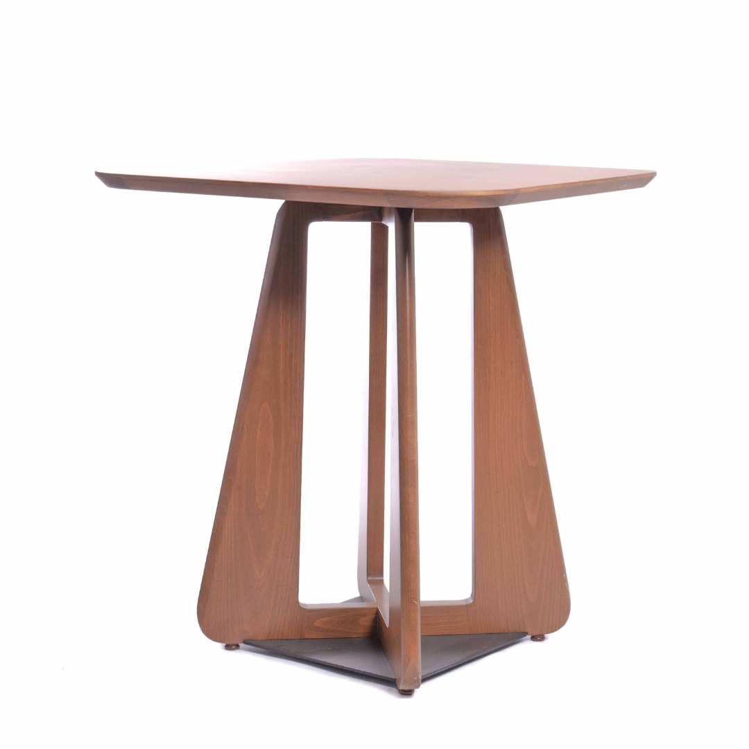 TABLE HONORE